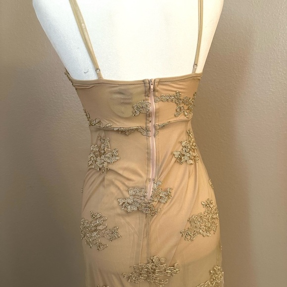 Elegant Windsor Cream Lace Gown NWT - Picture 6 of 10